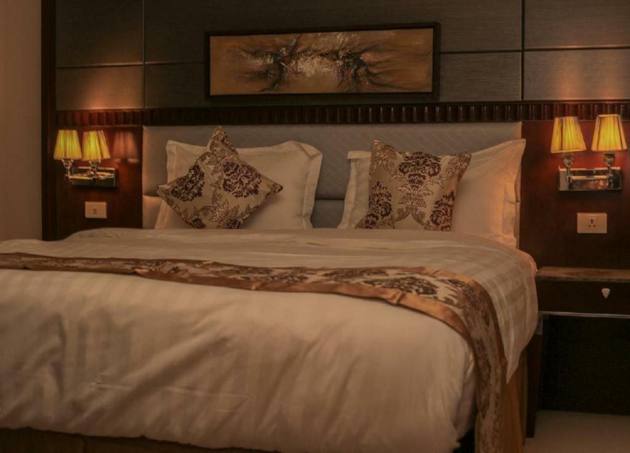 The 40Th Pearl Hotel Suites Djedda Buitenkant foto